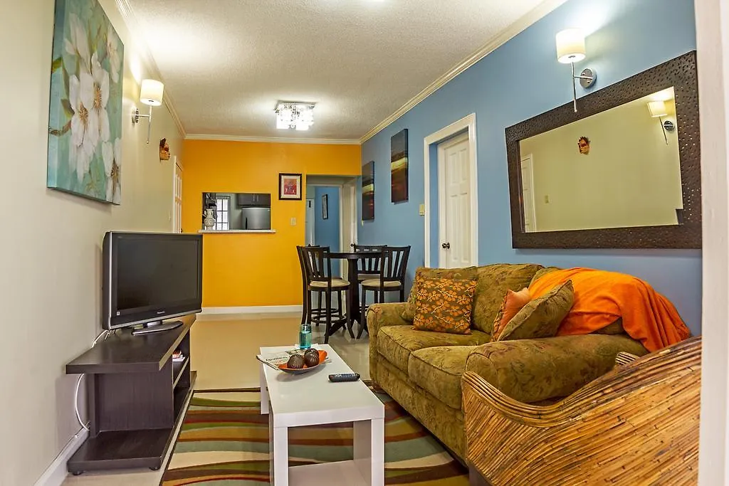 Sky View Guest Apartments Irish Town 公寓式酒店