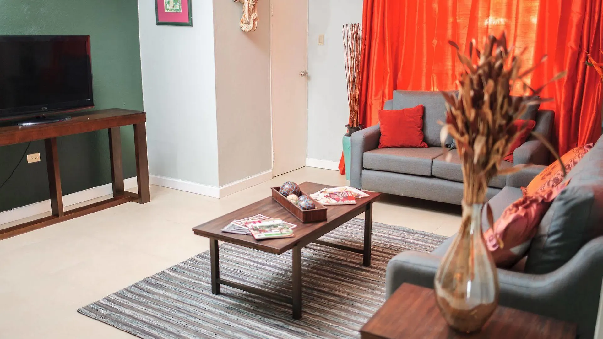 *** 公寓式酒店 Sky View Guest Apartments Irish Town 牙买加
